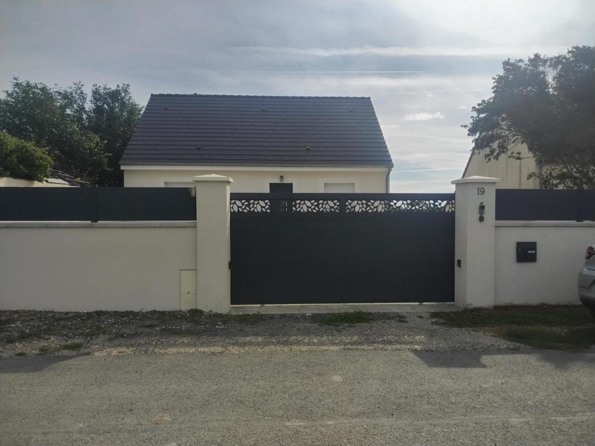 Petite Maison Au Calme Poupry Luaran gambar